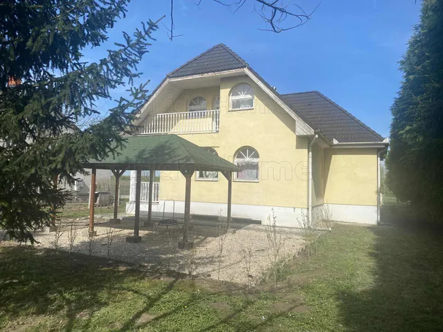Eladó ház Lepsény 242 nm