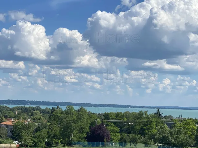 Eladó ház Balatonkenese 185 nm