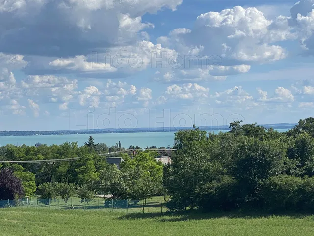 Eladó mezőgazdasági ingatlan Balatonkenese 185 nm