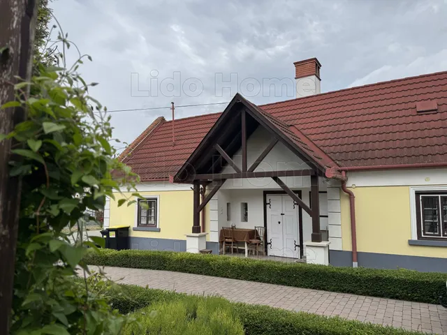 Eladó ház Csajág 130 nm