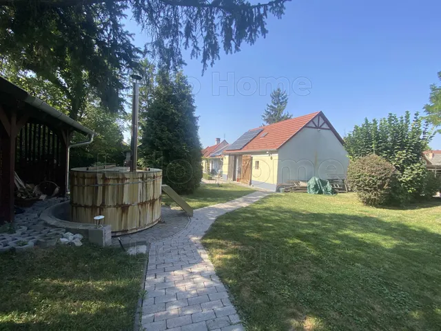 Eladó ház Csajág 130 nm