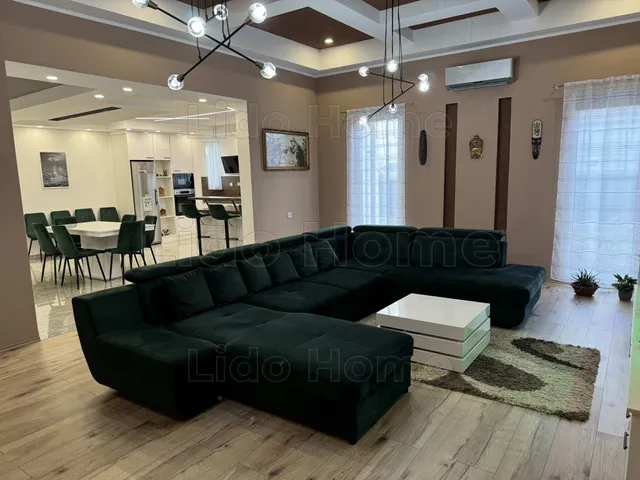 Eladó ház Ságvár 250 nm