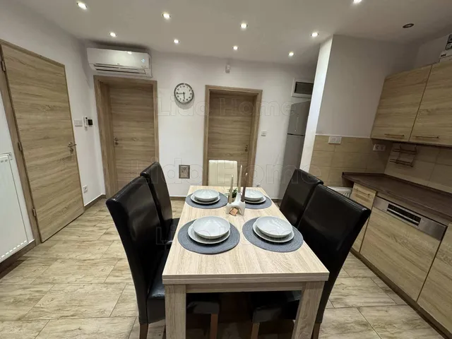 Eladó üdülő és hétvégi ház Balatonkenese 100 nm