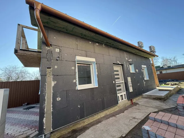 Eladó üdülő és hétvégi ház Balatonkenese 75 nm