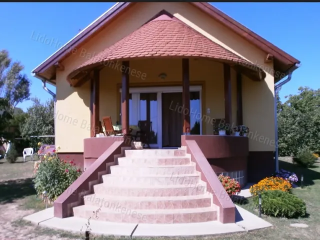 Eladó üdülő és hétvégi ház Balatonkenese 72 nm