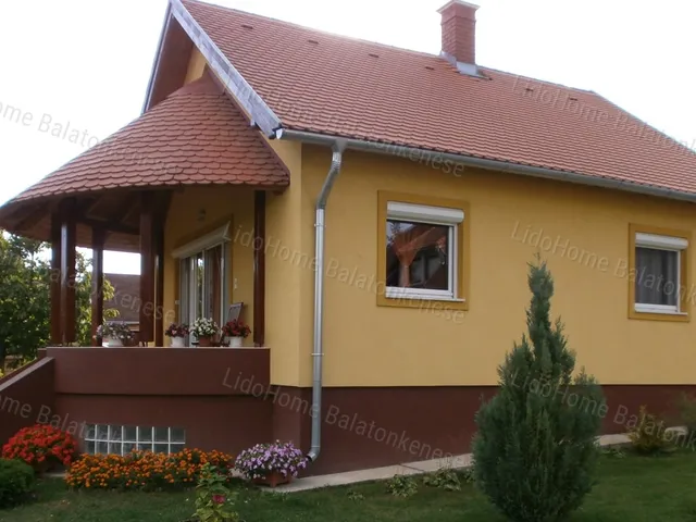 Eladó üdülő és hétvégi ház Balatonkenese 72 nm
