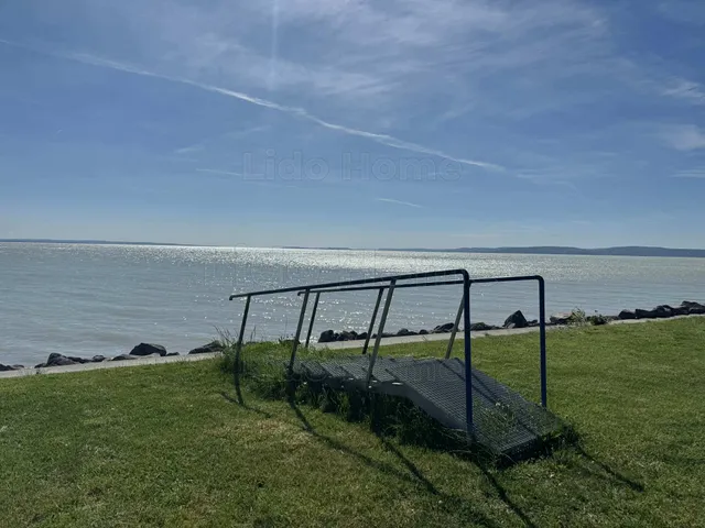 Eladó üdülő és hétvégi ház Balatonakarattya 110 nm