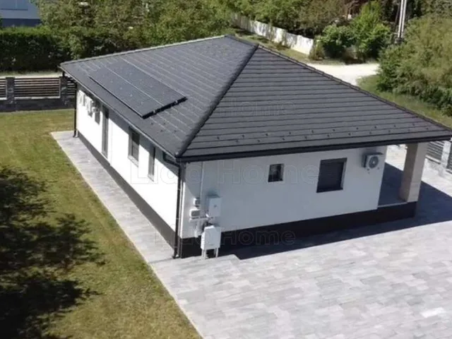 Eladó ház Balatonakarattya 120 nm