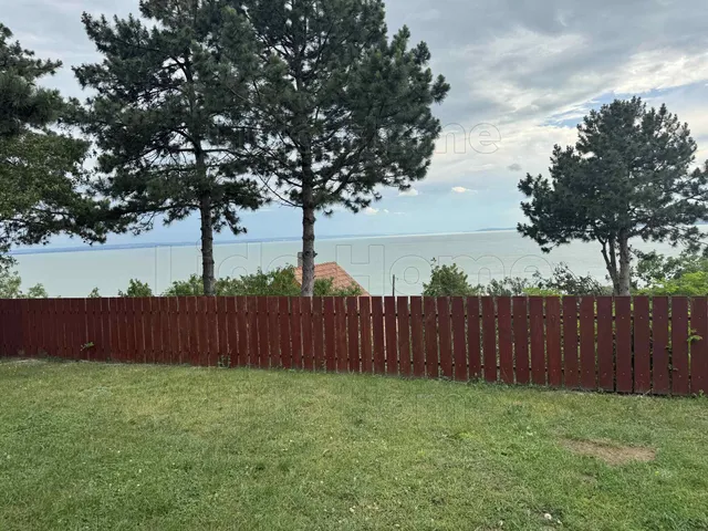 Eladó nyaraló Balatonkenese 40 nm