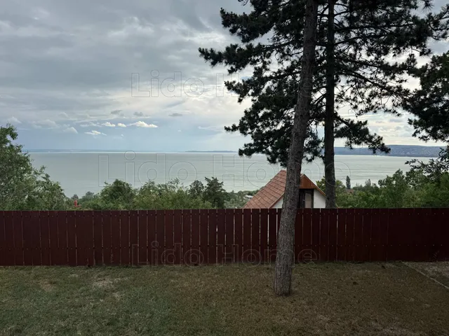 Eladó nyaraló Balatonkenese 48 nm