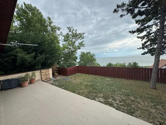 Eladó nyaraló Balatonkenese 48 nm
