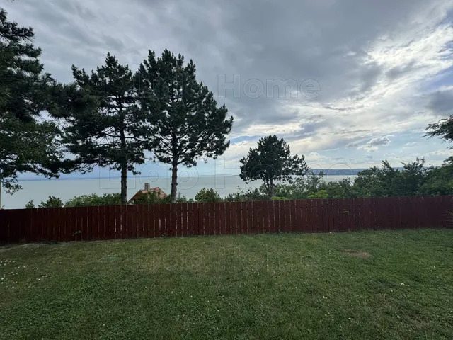 Eladó nyaraló Balatonkenese 88 nm