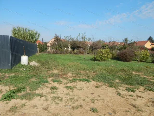 Eladó kereskedelmi és ipari ingatlan Sásd 1 nm