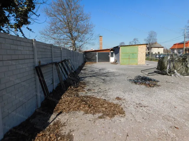Eladó kereskedelmi és ipari ingatlan Dombóvár 60 nm