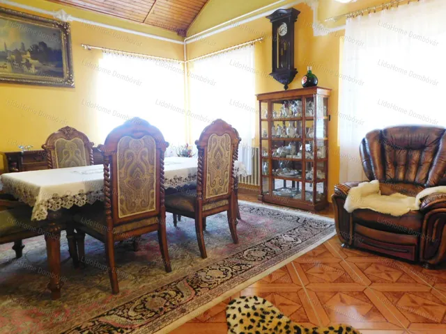 Eladó ház Dombóvár 191 nm