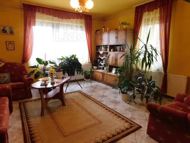 Eladó ház Dombóvár 260 nm