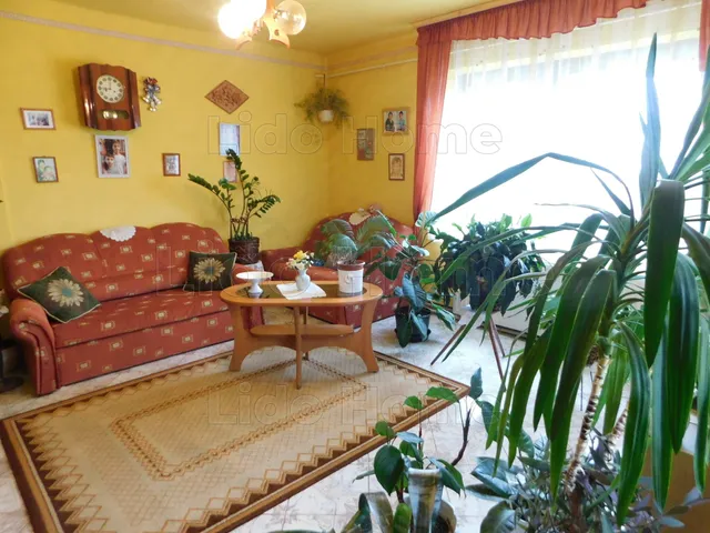 Eladó ház Dombóvár 260 nm