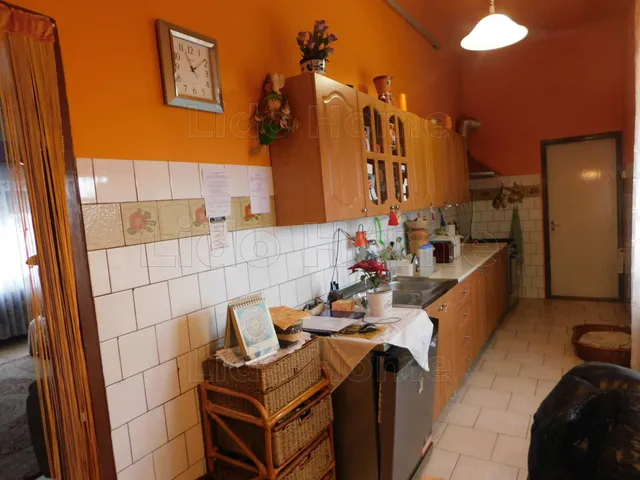 Eladó ház Csikóstőttős 172 nm
