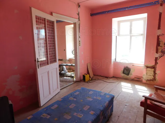 Eladó ház Hőgyész 256 nm