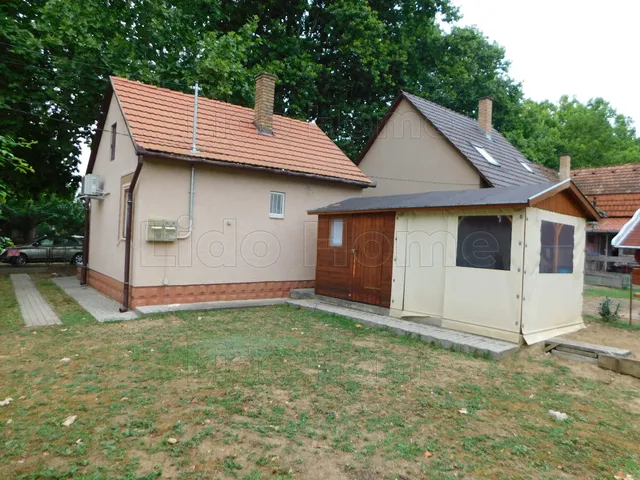 Eladó üdülő és hétvégi ház Dombóvár, Gunarasfürdő 24 nm