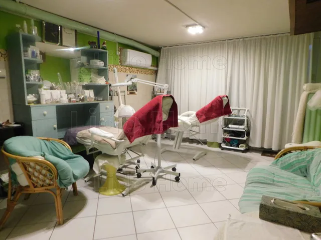 Eladó kereskedelmi és ipari ingatlan Dombóvár 20 nm