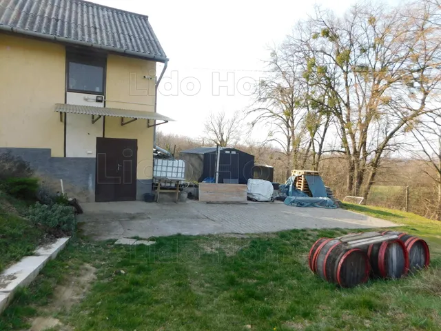 Eladó mezőgazdasági ingatlan Mosdós 30 nm