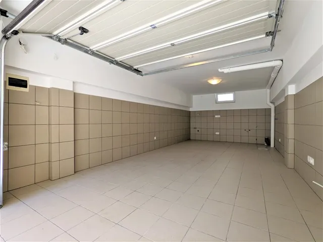 Kiadó garázs Debrecen, Sestakert 23 nm