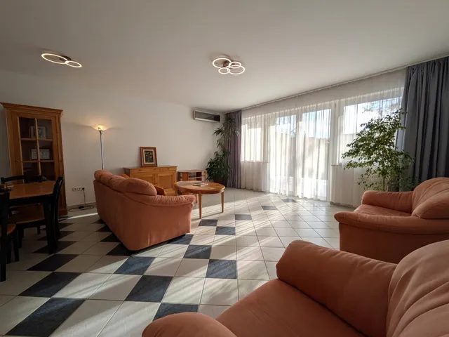 Eladó ház Debrecen, Nagyerdőalja 210 nm