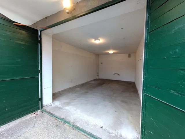 Eladó garázs Debrecen, Széchenyikert 15 nm