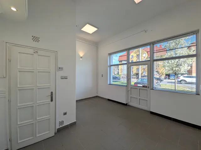 Kiadó kereskedelmi és ipari ingatlan Debrecen, Kandia 22 nm