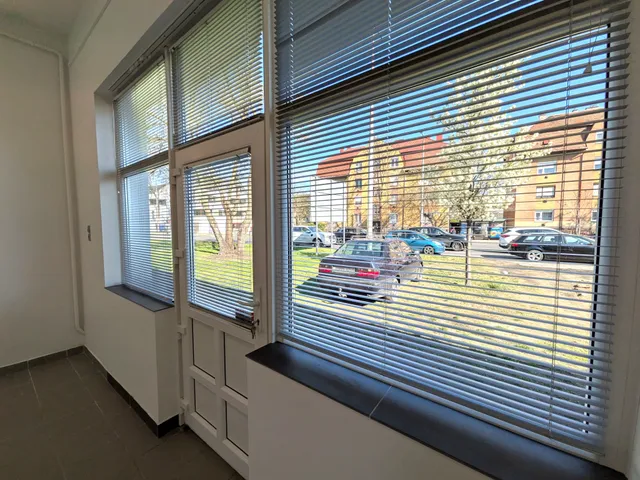 Kiadó kereskedelmi és ipari ingatlan Debrecen, Kandia 22 nm