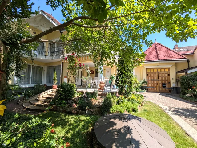 Eladó ház Debrecen, Nagyerdő 295 nm