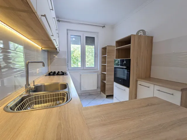 Eladó lakás Debrecen, Széchenyikert 61 nm