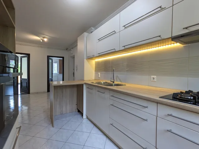 Eladó lakás Debrecen, Széchenyikert 61 nm