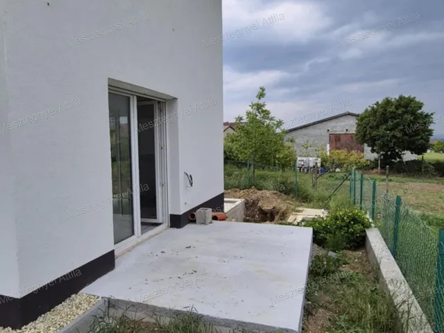 Eladó lakás Sopron, Aranyhegy 30 nm
