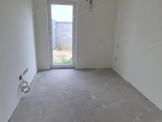 Eladó lakás Sopron, Aranyhegy 30 nm