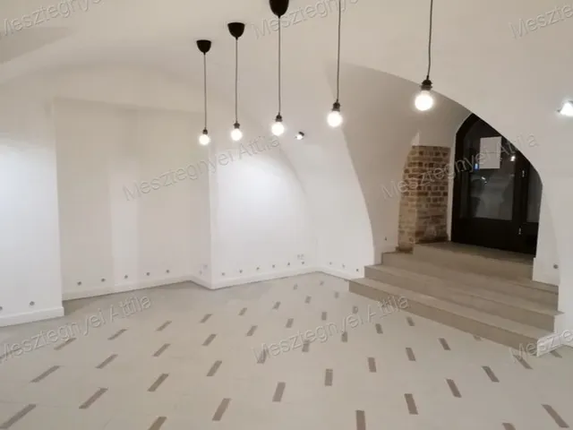 Eladó kereskedelmi és ipari ingatlan Sopron, Belváros 62 nm