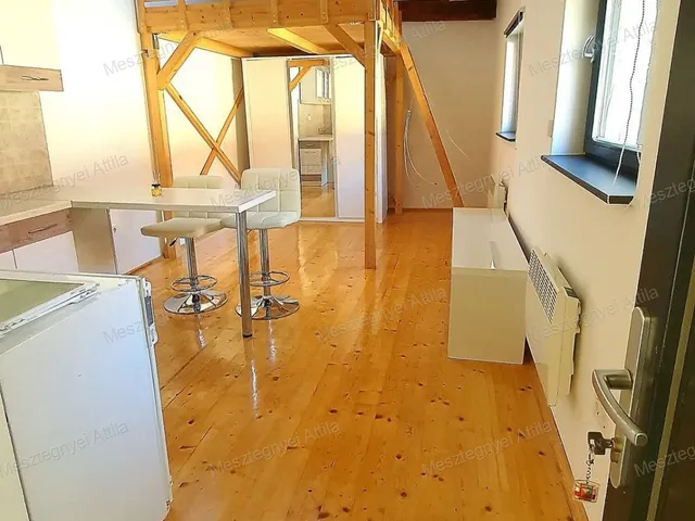 Eladó lakás Sopron, Belváros 21 nm