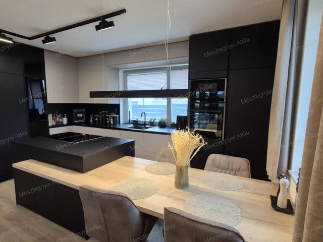 Eladó ház Sopron, Ágfalvi úti lakópark 121 nm