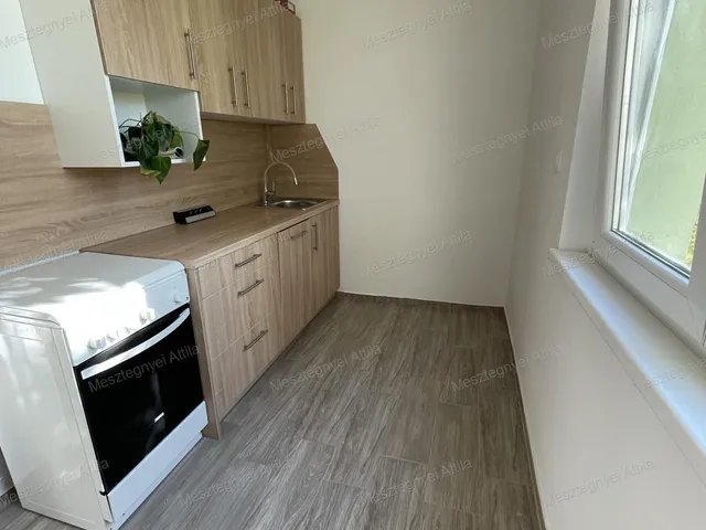 Eladó lakás Sopron, Jereván-lakótelep 49 nm