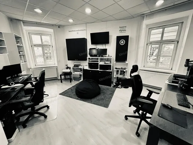 Eladó kereskedelmi és ipari ingatlan Sopron, Belváros 59 nm