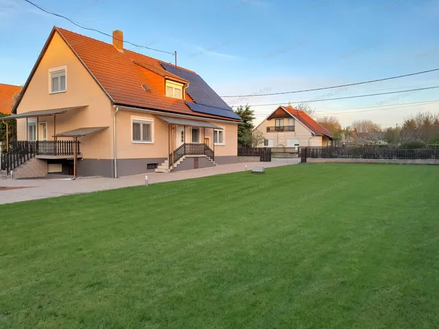 Eladó ház Gárdony 190 nm