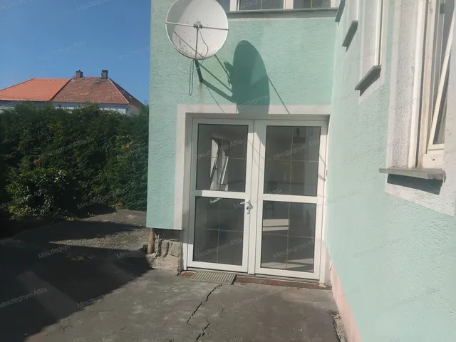 Eladó lakás Sopron, Ravazd utcai lakótelep 95 nm