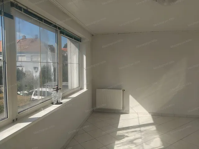 Eladó lakás Sopron, Ravazd utcai lakótelep 95 nm
