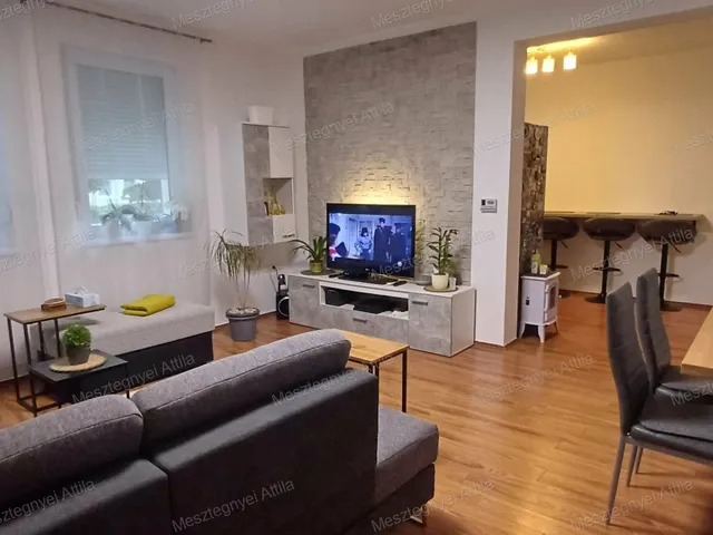 Kiadó lakás Sopron, Aranyhegy 72 nm