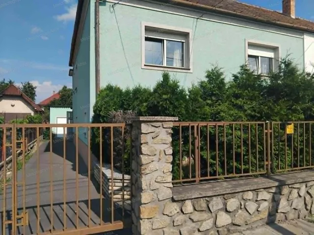 Eladó lakás Sopron, Ravazd utcai lakótelep 95 nm