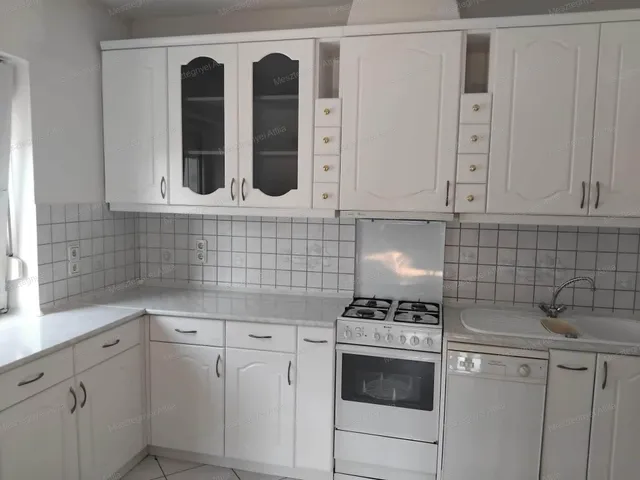 Eladó lakás Sopron, Ravazd utcai lakótelep 95 nm