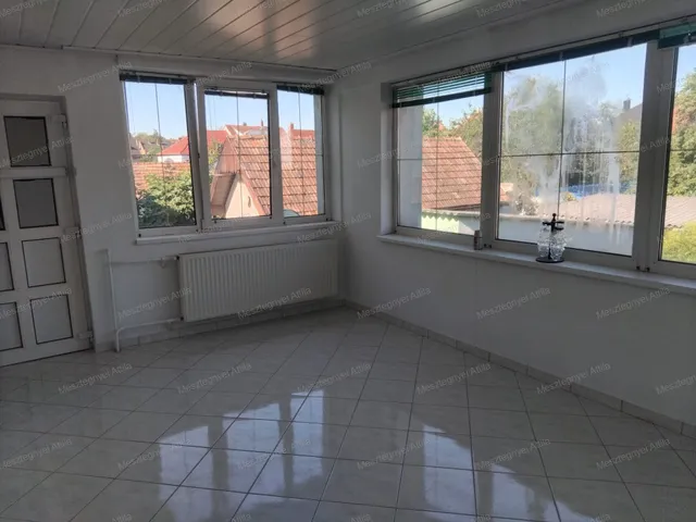 Eladó lakás Sopron, Ravazd utcai lakótelep 95 nm