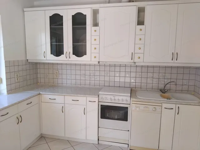 Eladó lakás Sopron, Ravazd utcai lakótelep 95 nm