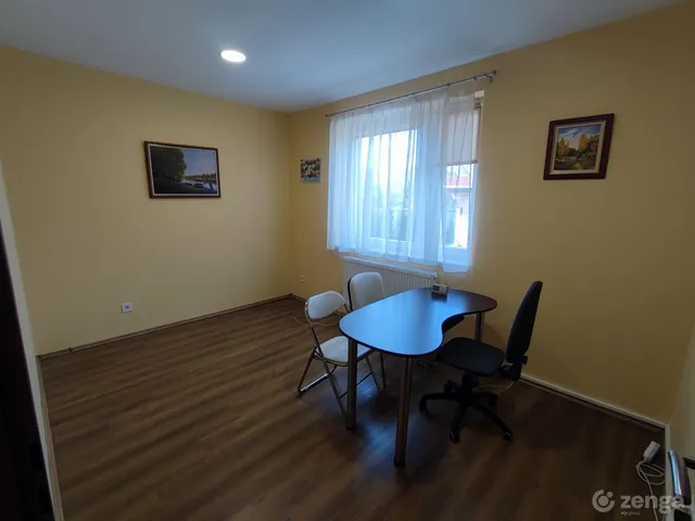 Eladó lakás Győr, Szabadhegy 93 nm
